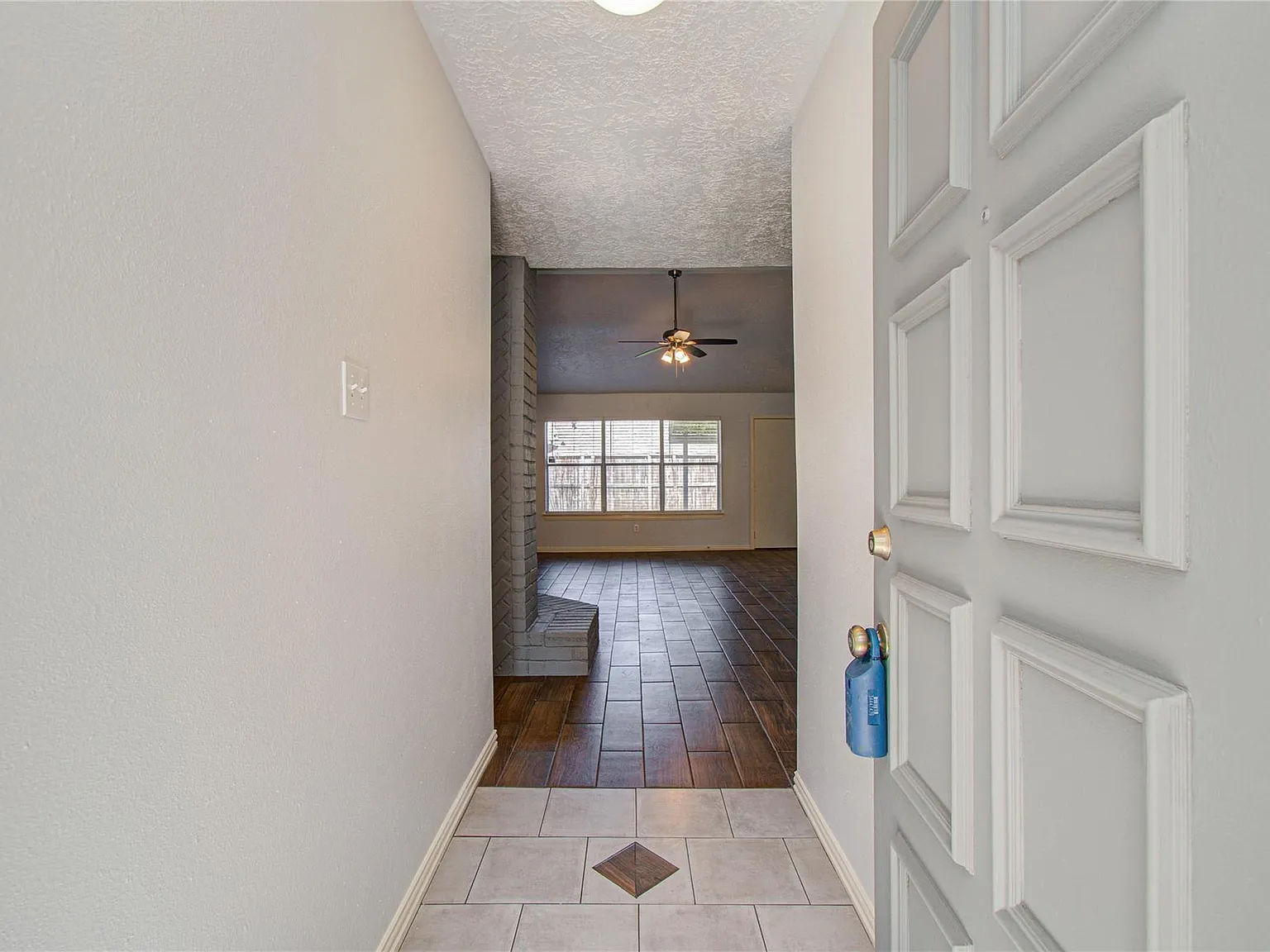 3 bed, 2.0 bath, 1469 sqft, $2,000 — Photo 4