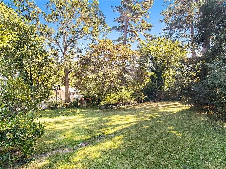 220 Birch St — Photo 21