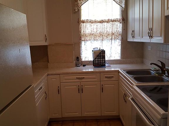 4th image of 2212 Saint Charles Ave