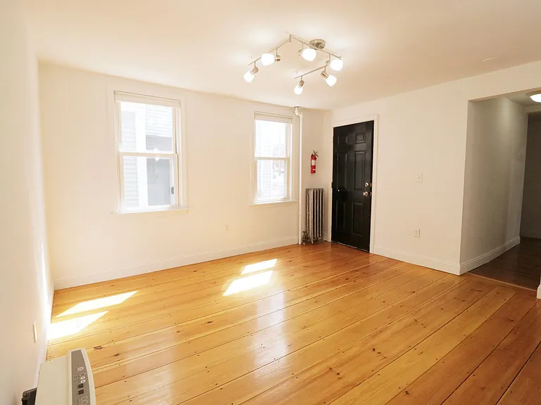 812 Congress St #2 — Photo 4