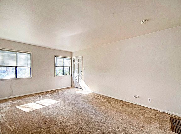 2nd image of 4552 Eastbrook Ave