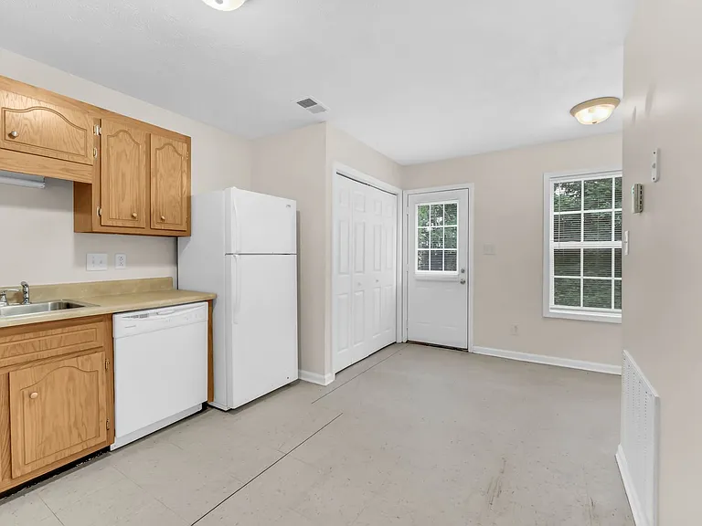 784 Cherrybark Ln #2 — Photo 7