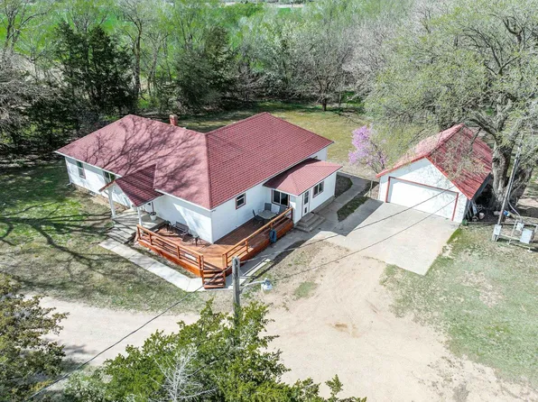 27004 S Halstead St, Pretty Prairie, KS 67570