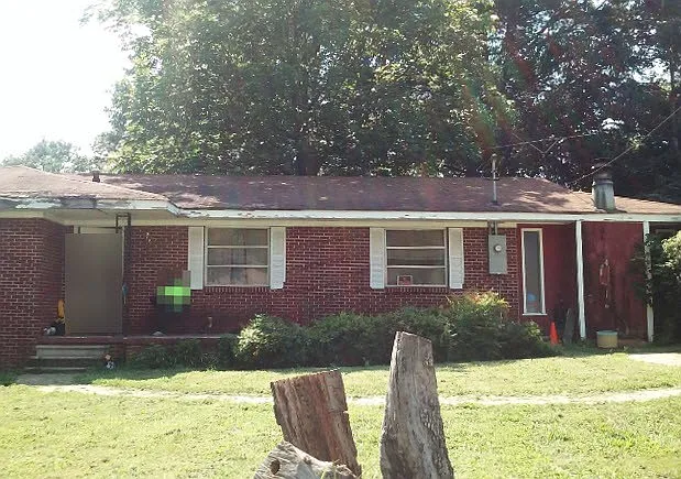 4112 Locust Cir SW photo 1