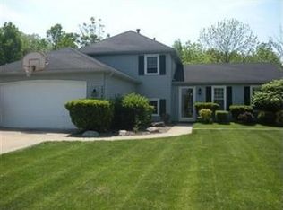 4961 Coral Gables Dr, Parma, OH 44134