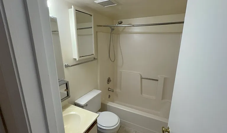 1440 Seneca Dr #K — Photo 6