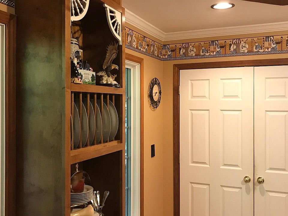 1st image of 3666 Lakewood Ct