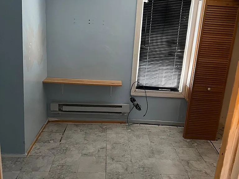 571 E 38th St #3 — Photo 7