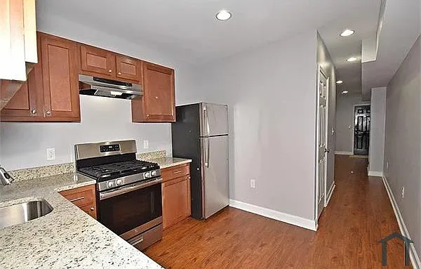 1321 Glyndon Ave — Photo 9