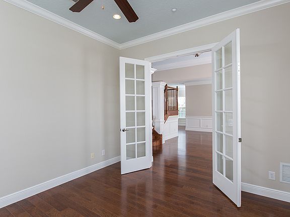 5th image of 1664 Foss Ave