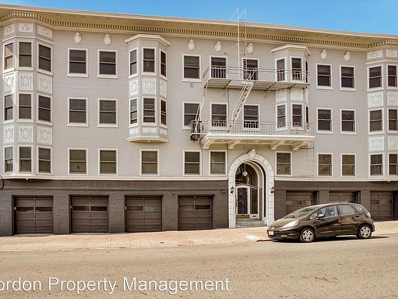 3rd image of 3055 Gough St #303