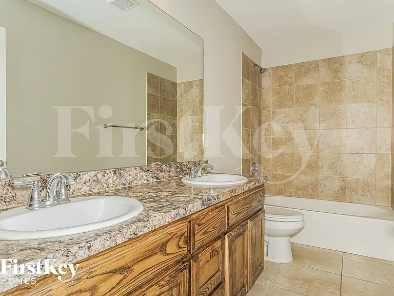 1215 Jessie Ln — Photo 14