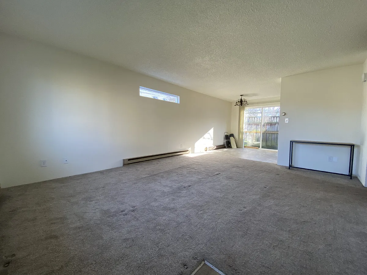 Photo 2 of 15 - 2406 Jaeger St #B - Bellingham, WA Building Photo - 2406 Jaeger St #B