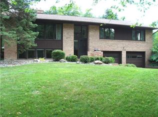 1728 Woodside Dr, East Lansing, MI 48823