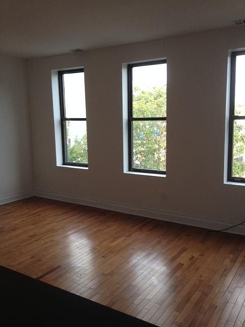 2nd image of 902 12th St NE APT 201
