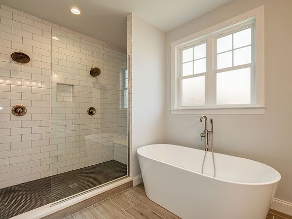 3rd image of 3204 Blundell Cir