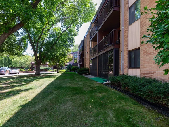 2670 Oxford St N APT 204, Roseville, MN 55113