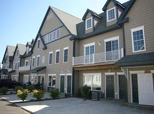 37 Beach Shore Dr #R, Milford, CT 06460