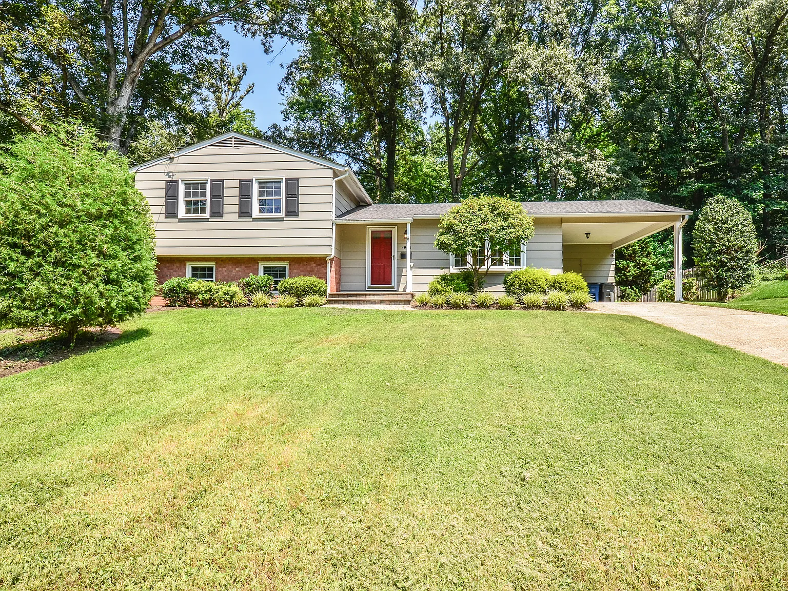 5 bed, 2.5 bath, 1753 sqft, $4,000 — Photo 2