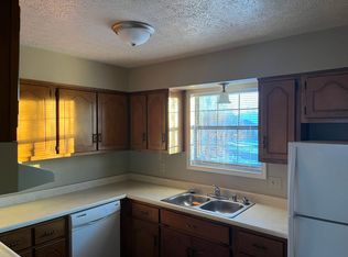 102 Virgil Ct APT 2, Radcliff, KY 40160