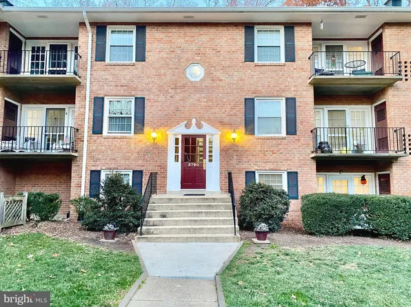 3790 Lyndhurst Dr APT 301, Fairfax, VA 22031
