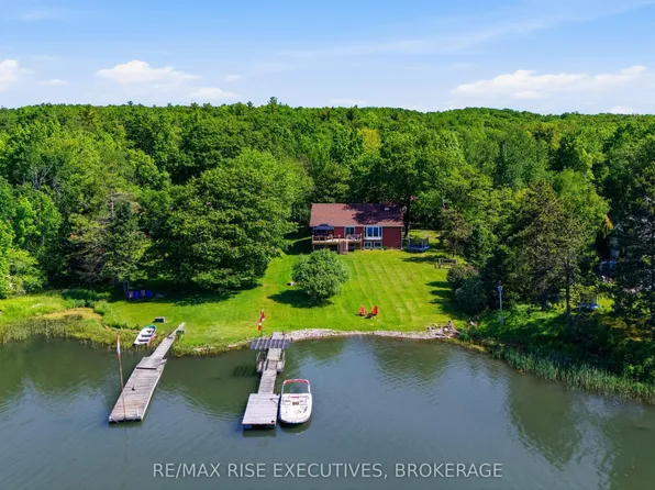 1520 Shore Rd, Kingston, ON K7L 0C1