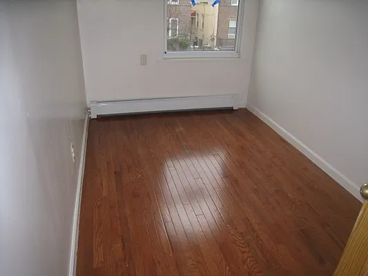 Rented by Alexiou Realty | media 3