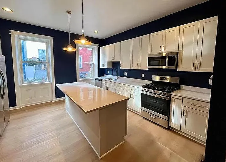 848 Peralta St #1 — Photo 4