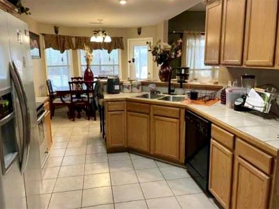4th image of 48342 Robertson Rd