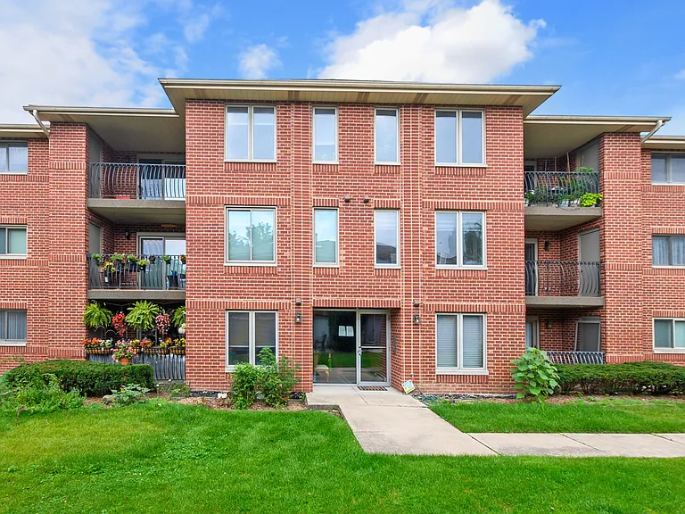 11112 E Cove Cir #3-2D — Photo 2