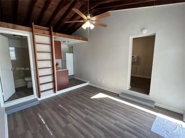 1001 S 22nd Ct E, Hollywood, FL 33020