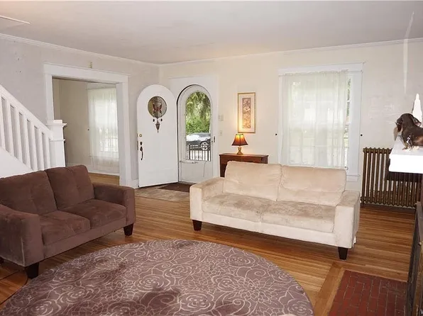 98 Springville Ave, Amherst, NY 14226