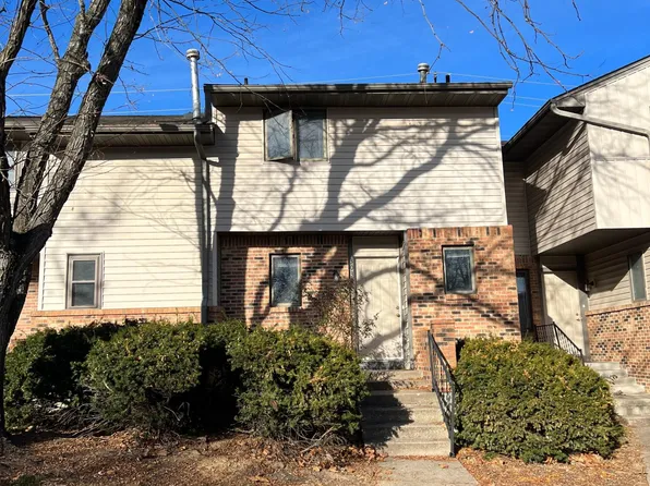 303 Foxfire Dr, Columbia, MO 65201