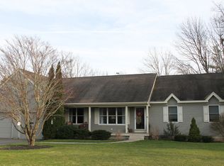 18 Davis Farm Ln, Acushnet, MA 02743
