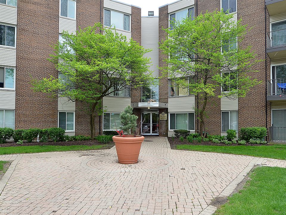 1st image of 140 W Wood St Unit 119
