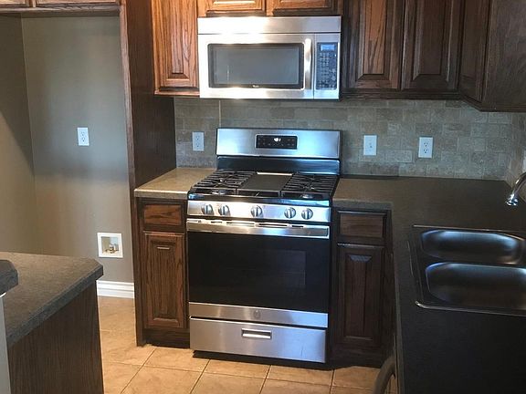 3rd image of 1002 Bear Mountain Dr
