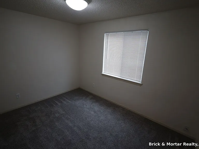 973 E Jefferson St #1-20 — Photo 8