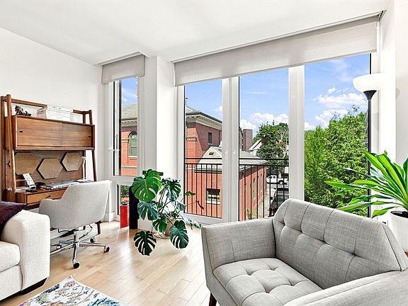 4th image of 7 Beech St #219