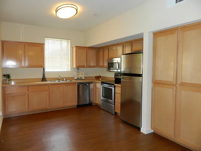 H Street Apartments — Photo 44