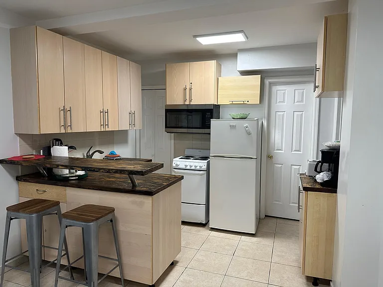 300 Georgia St #4B — Photo 7