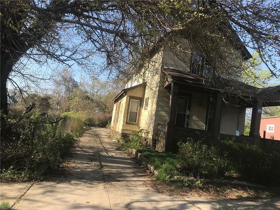 2nd image of 14907 Darwin Ave