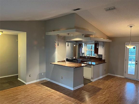 3rd image of 8220 Wellsmere Cir