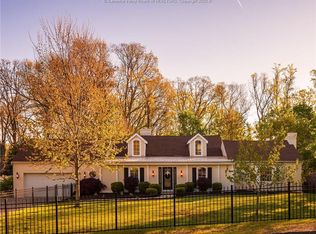 1552 Hampton Rd, Charleston, WV 25314