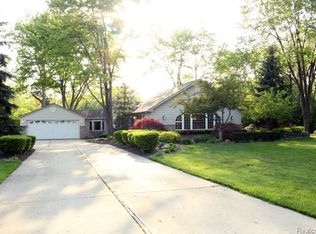 28145 Park Hill Blvd, Farmington Hills, MI 48334