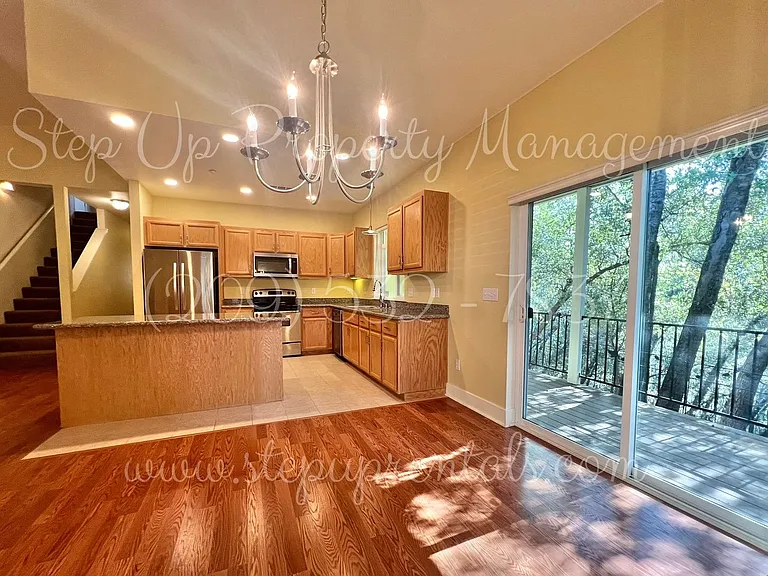 18 Cottage Ct — Photo 4