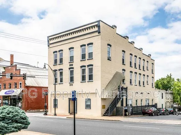 205 N Main St, Harrisonburg, VA