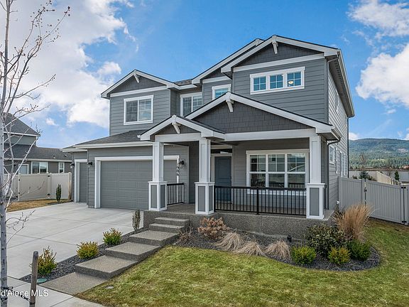 3rd image of 1906 W Okanogan Ave
