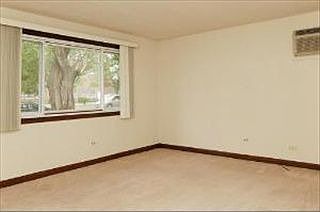 2nd image of 915 Graceland Ave APT 1A