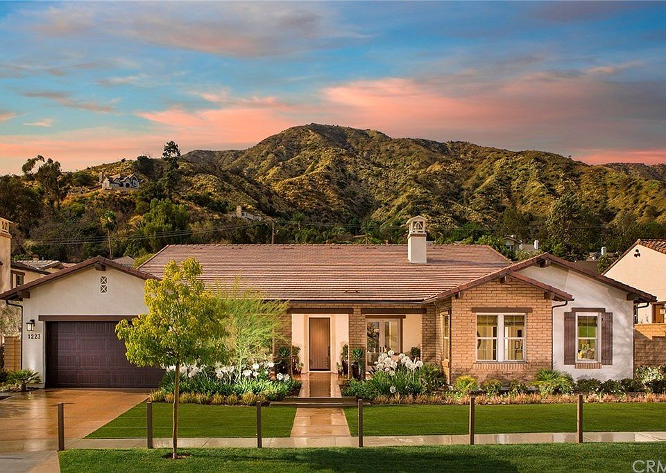 1st image of 1223 Iris Ln