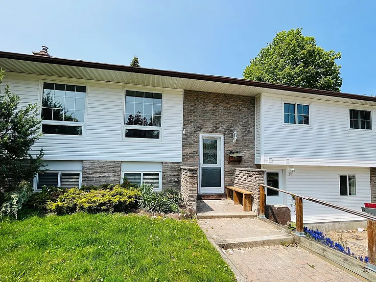 26 Oren Blvd #MAIN — Photo 2
